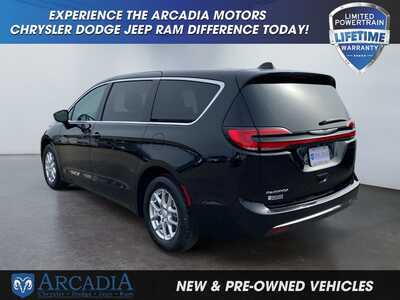 2026 Chrysler Pacifica, $0. Photo 3