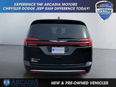 2026 Chrysler Pacifica, $0. Photo 4