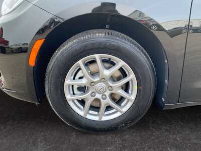 2026 Chrysler Pacifica, $0. Photo 9