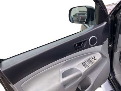 2010 Toyota Tacoma, $15900. Photo 11