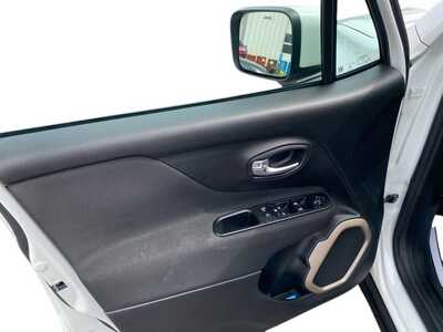 2015 Jeep Renegade, $9900. Photo 11