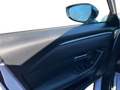 2025 Mazda CX-50, $24500. Photo 11