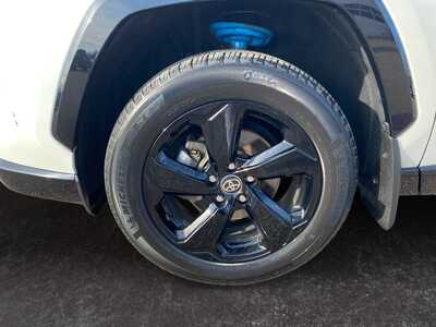 2021 Toyota RAV4, $34900. Photo 9