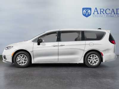 2026 Chrysler Pacifica, $0. Photo 3