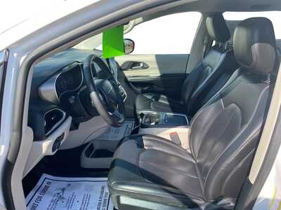 2023 Chrysler Pacifica, $25500. Photo 10