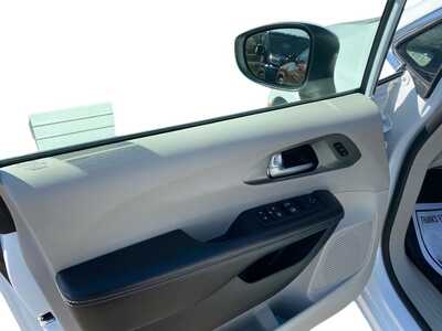 2023 Chrysler Pacifica, $25500. Photo 11