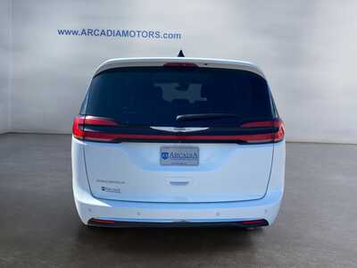 2023 Chrysler Pacifica, $25500. Photo 4