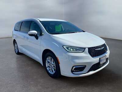 2023 Chrysler Pacifica, $25500. Photo 7