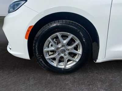2023 Chrysler Pacifica, $25500. Photo 9