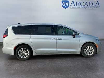 2023 Chrysler Pacifica, $24749. Photo 6