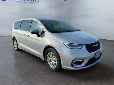 2023 Chrysler Pacifica, $24749. Photo 7