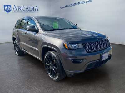 2020 Jeep Grand Cherokee, $23749. Photo 7