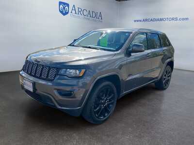 2020 Jeep Grand Cherokee, $23749. Photo 1
