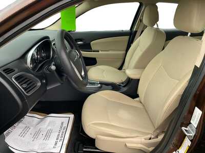 2012 Chrysler 200, $9149. Photo 10