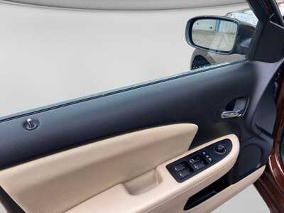 2012 Chrysler 200, $9149. Photo 11