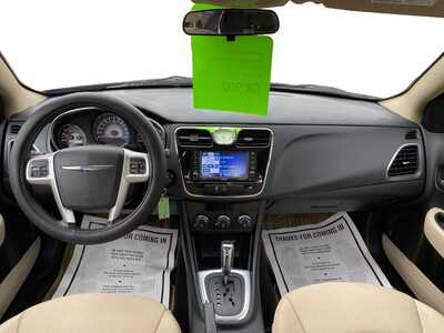 2012 Chrysler 200, $9149. Photo 12