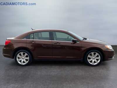 2012 Chrysler 200, $9149. Photo 6
