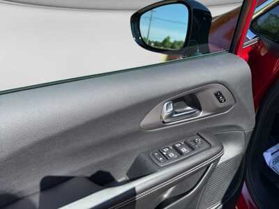 2027 Chrysler Pacifica, $0. Photo 11