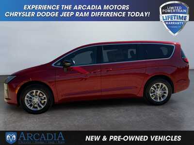 2027 Chrysler Pacifica, $0. Photo 2