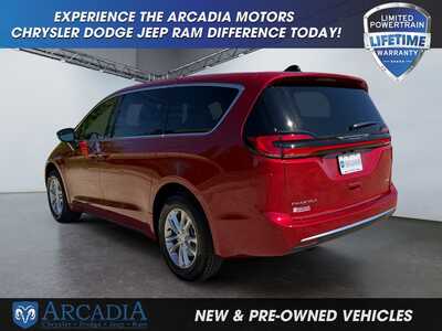 2027 Chrysler Pacifica, $0. Photo 3