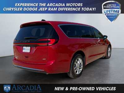 2027 Chrysler Pacifica, $0. Photo 5