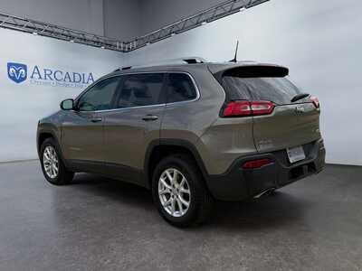 2018 Jeep Cherokee, $14451. Photo 3