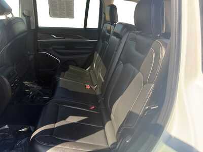 2022 Jeep Grand Cherokee, $28049. Photo 12
