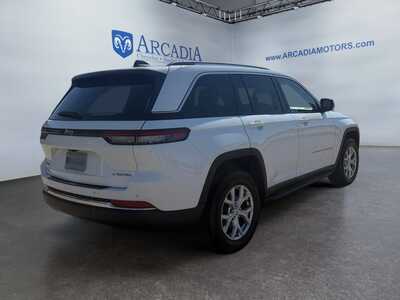 2022 Jeep Grand Cherokee, $28049. Photo 2
