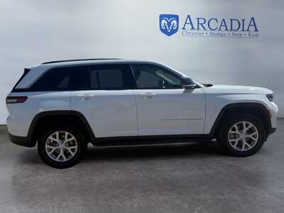 2022 Jeep Grand Cherokee, $28049. Photo 3