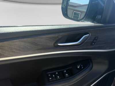 2022 Jeep Grand Cherokee, $28049. Photo 7