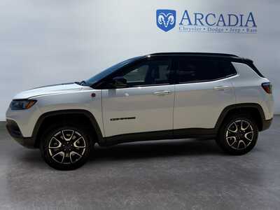 2025 Jeep Compass, $25749. Photo 2