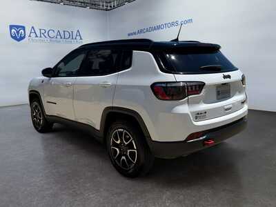 2025 Jeep Compass, $25749. Photo 3