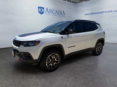 2025 Jeep Compass, $25749. Photo 1