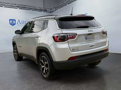 2025 Jeep Compass, $25249. Photo 3