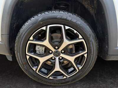 2025 Jeep Compass, $25249. Photo 9