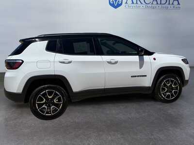 2025 Jeep Compass, $25749. Photo 6