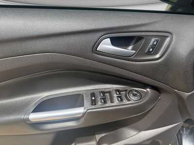 2013 Ford Escape, $9149. Photo 11