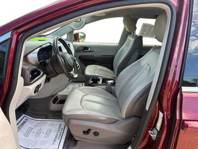 2019 Chrysler Pacifica, $20149. Photo 10