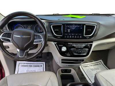 2019 Chrysler Pacifica, $20149. Photo 12