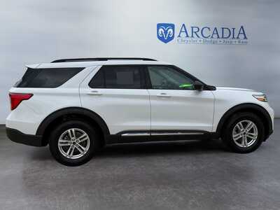 2020 Ford Explorer, $24149. Photo 6