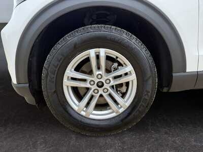 2020 Ford Explorer, $24149. Photo 9