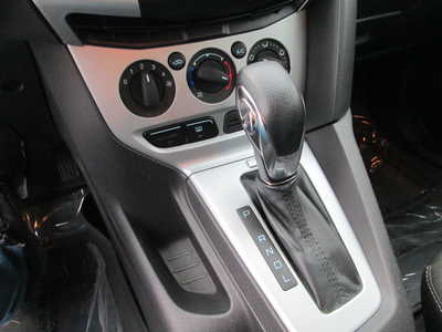 2013 Ford Focus, $3890. Photo 10