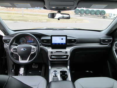 2021 Ford Explorer, $21990. Photo 8