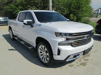 2021 Chevrolet 1500 Crew Cab, $37950. Photo 2