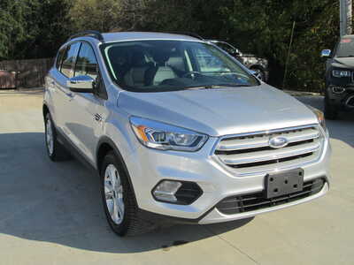 2019 Ford Escape, $12200. Photo 2