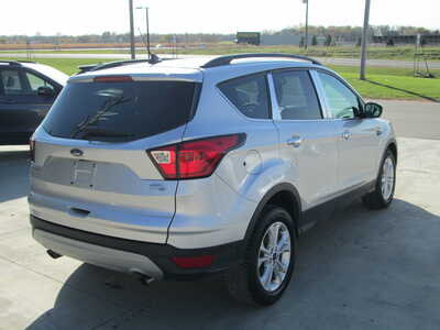 2019 Ford Escape, $12200. Photo 3