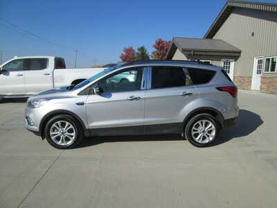 2019 Ford Escape, $12200. Photo 5