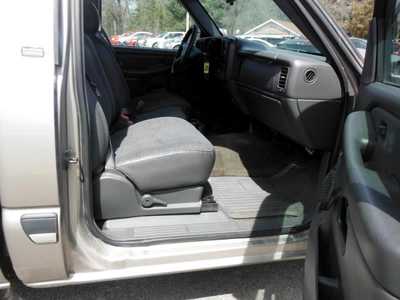 2003 Chevrolet 1500 Reg Cab, $3995. Photo 11