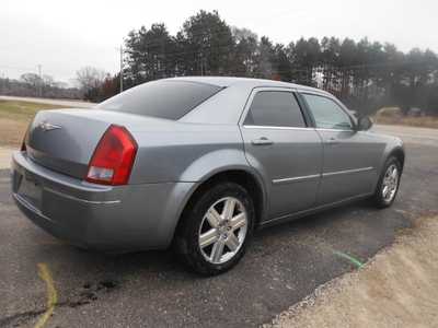 2006 Chrysler 300, $4895. Photo 9