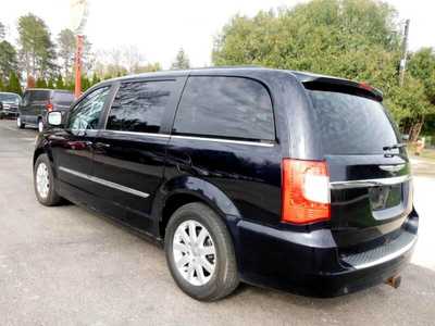 2011 Chrysler Town & Country, $3995. Photo 10